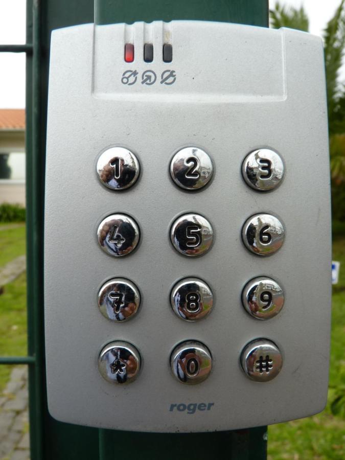Ponta Delgada Azores Holidays House -B&B - Suites - Self Check-In Keyboard מראה חיצוני תמונה