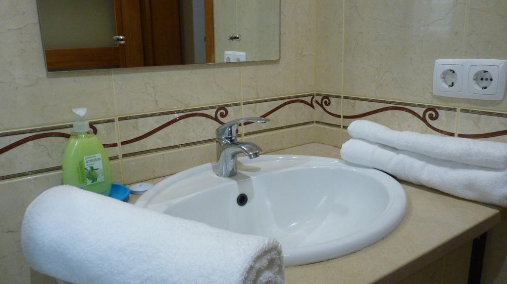 Ponta Delgada Azores Holidays House -B&B - Suites - Self Check-In Keyboard מראה חיצוני תמונה