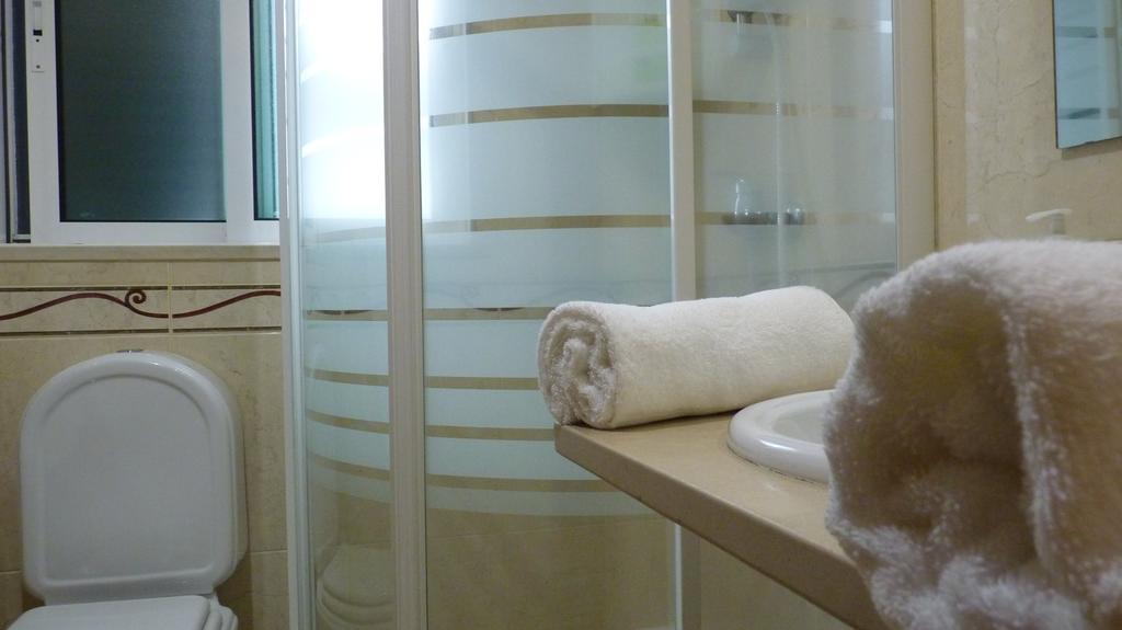 Ponta Delgada Azores Holidays House -B&B - Suites - Self Check-In Keyboard מראה חיצוני תמונה