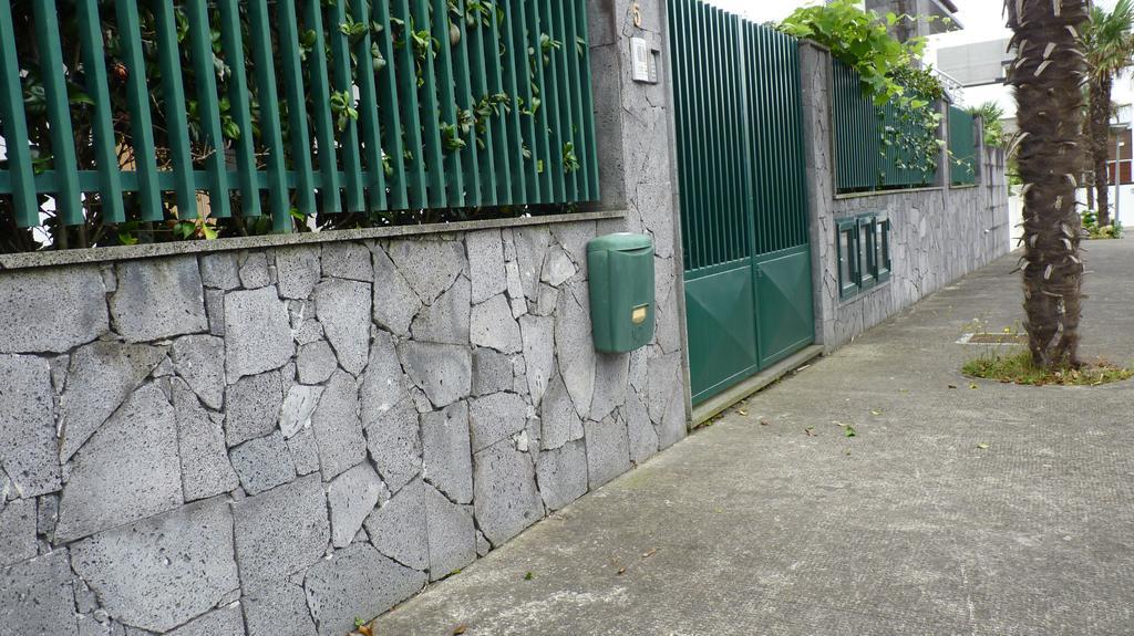 Ponta Delgada Azores Holidays House -B&B - Suites - Self Check-In Keyboard מראה חיצוני תמונה